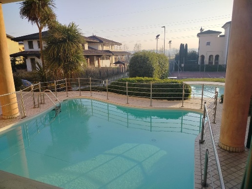 appartamento in vendita a Desenzano del Garda in zona Vaccarolo