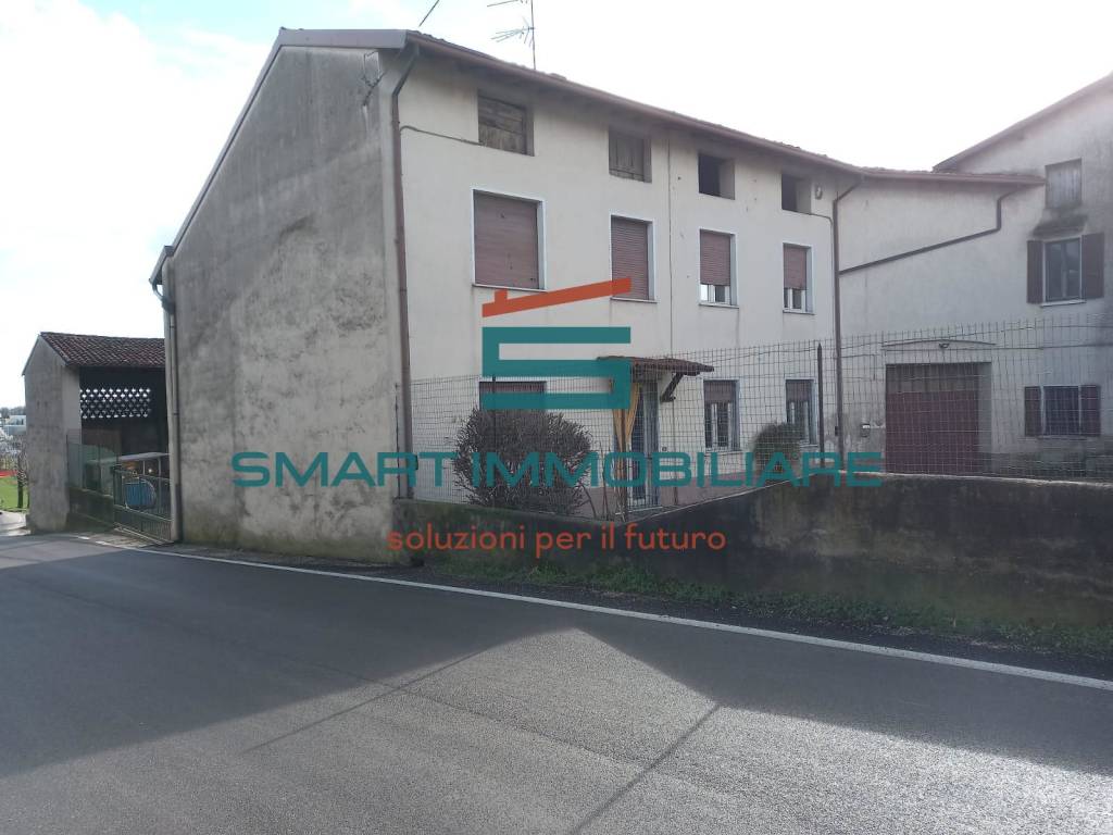 casa indipendente in vendita a Desenzano del Garda