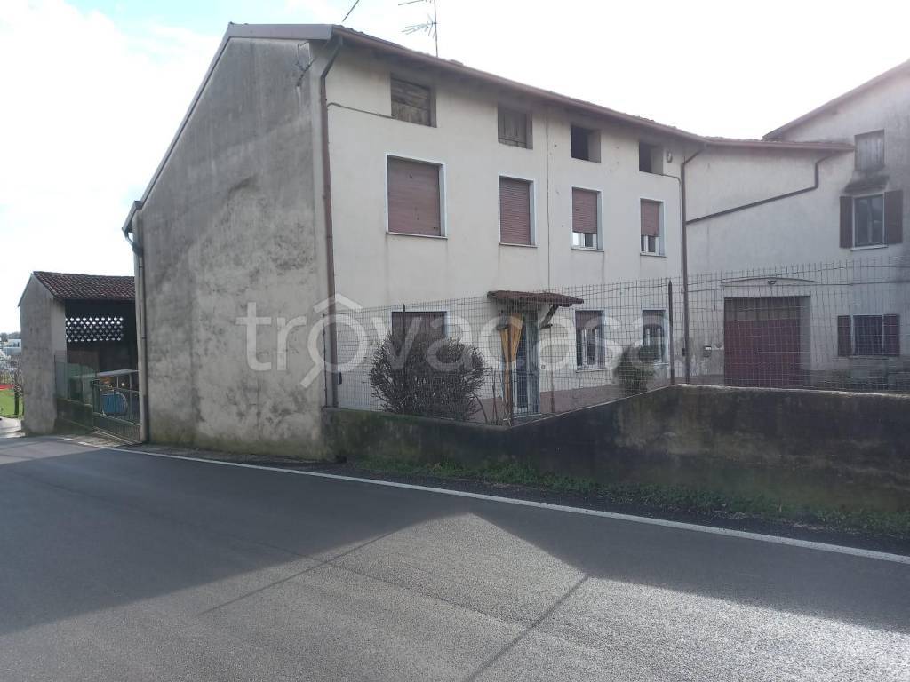 casa indipendente in vendita a Desenzano del Garda