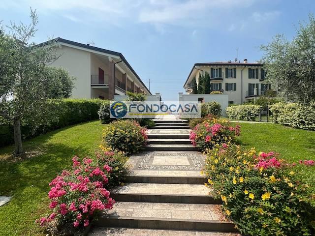 casa indipendente in vendita a Desenzano del Garda