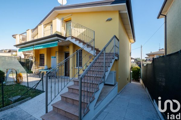 casa indipendente in vendita a Desenzano del Garda in zona Rivoltella