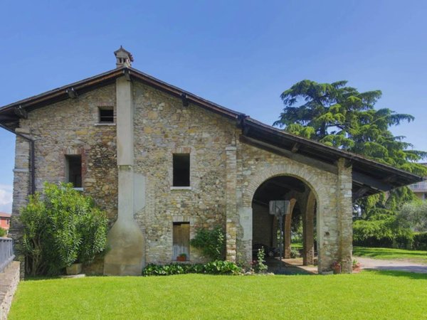 casa indipendente in vendita a Desenzano del Garda