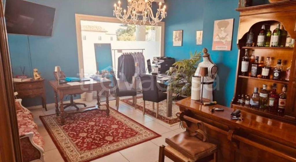 ufficio in vendita a Desenzano del Garda in zona Rivoltella
