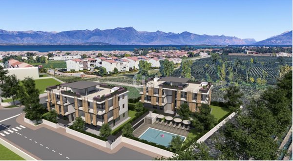 appartamento in vendita a Desenzano del Garda in zona Rivoltella