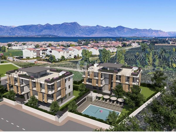 appartamento in vendita a Desenzano del Garda in zona Rivoltella