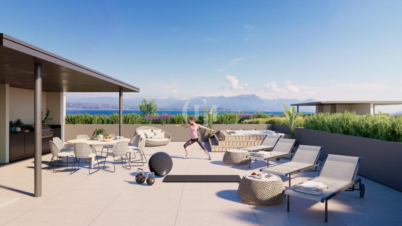 attico in vendita a Desenzano del Garda in zona Rivoltella