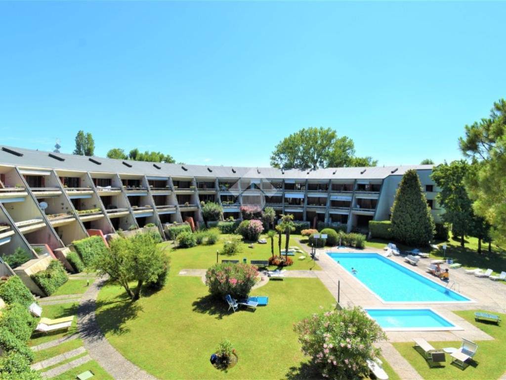 appartamento in vendita a Desenzano del Garda in zona Rivoltella