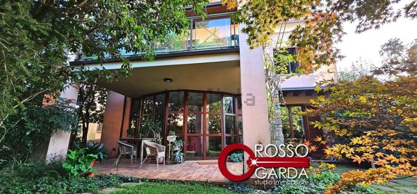 casa indipendente in vendita a Desenzano del Garda