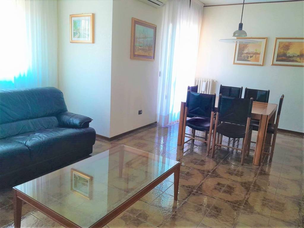 casa indipendente a Desenzano del Garda in zona San Martino della Battaglia