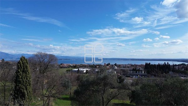 casa indipendente in vendita a Desenzano del Garda
