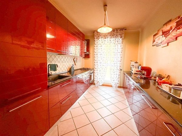 appartamento in vendita a Desenzano del Garda in zona Rivoltella