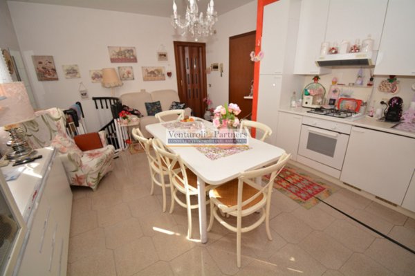 appartamento in vendita a Desenzano del Garda in zona Rivoltella