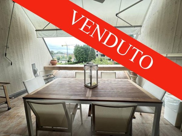 appartamento in vendita a Desenzano del Garda in zona Rivoltella