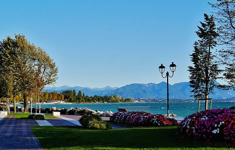 appartamento in vendita a Desenzano del Garda