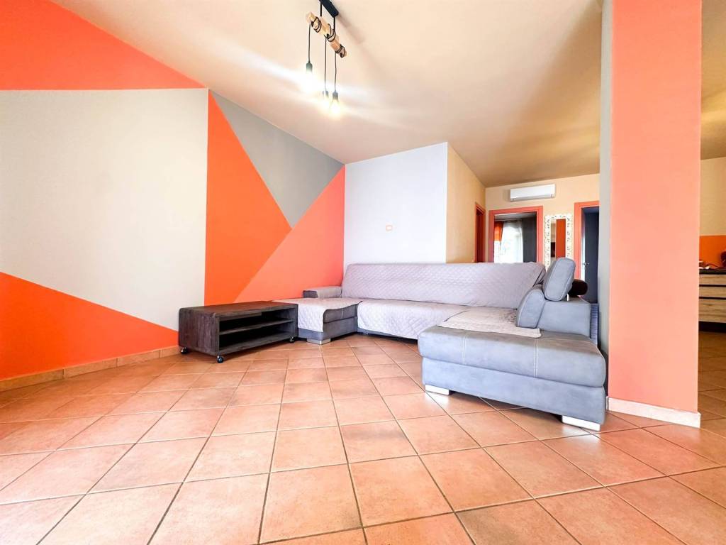 appartamento in vendita a Desenzano del Garda in zona Vaccarolo