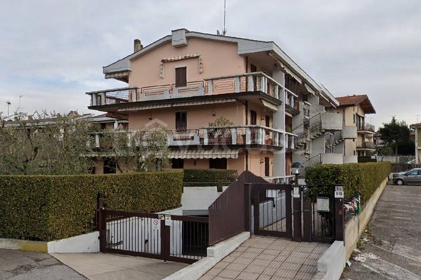 appartamento in vendita a Desenzano del Garda in zona Rivoltella