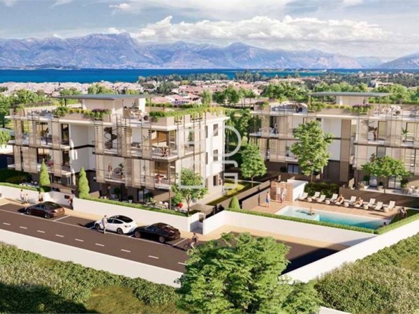 appartamento in vendita a Desenzano del Garda in zona Rivoltella