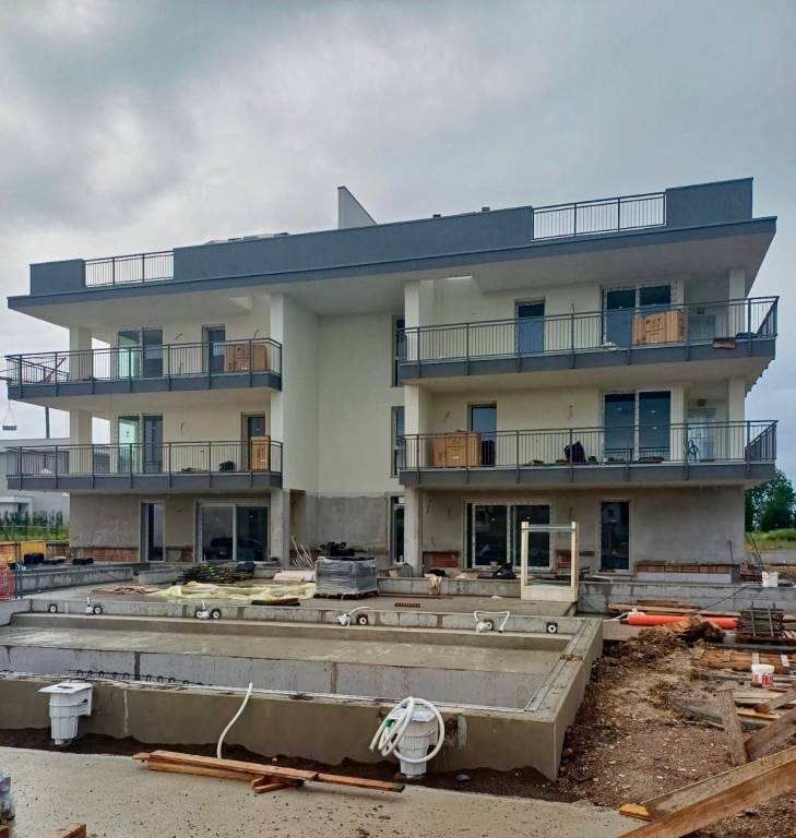 appartamento in vendita a Desenzano del Garda in zona Rivoltella