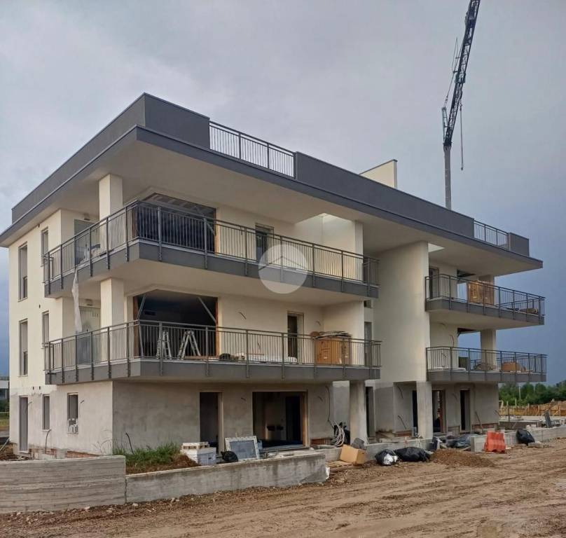 appartamento in vendita a Desenzano del Garda in zona Rivoltella