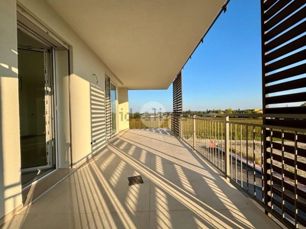 appartamento in vendita a Desenzano del Garda in zona Rivoltella