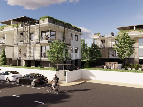 appartamento in vendita a Desenzano del Garda in zona Rivoltella