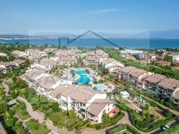 appartamento in vendita a Desenzano del Garda in zona Rivoltella