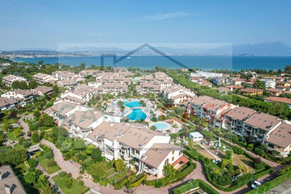 appartamento in vendita a Desenzano del Garda in zona Rivoltella