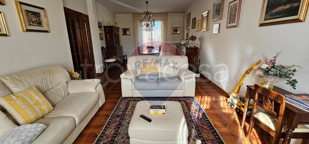 casa indipendente in vendita a Desenzano del Garda