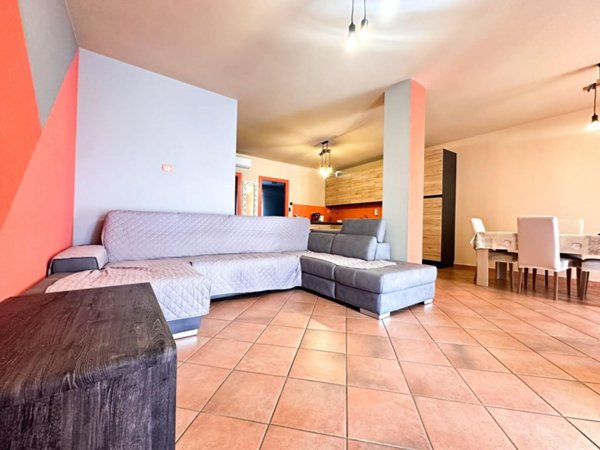 appartamento in vendita a Desenzano del Garda in zona Vaccarolo