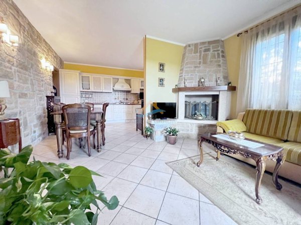 casa indipendente in vendita a Desenzano del Garda