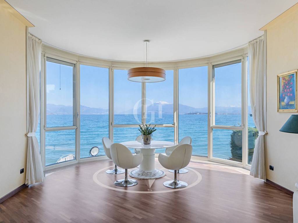 casa indipendente in vendita a Desenzano del Garda
