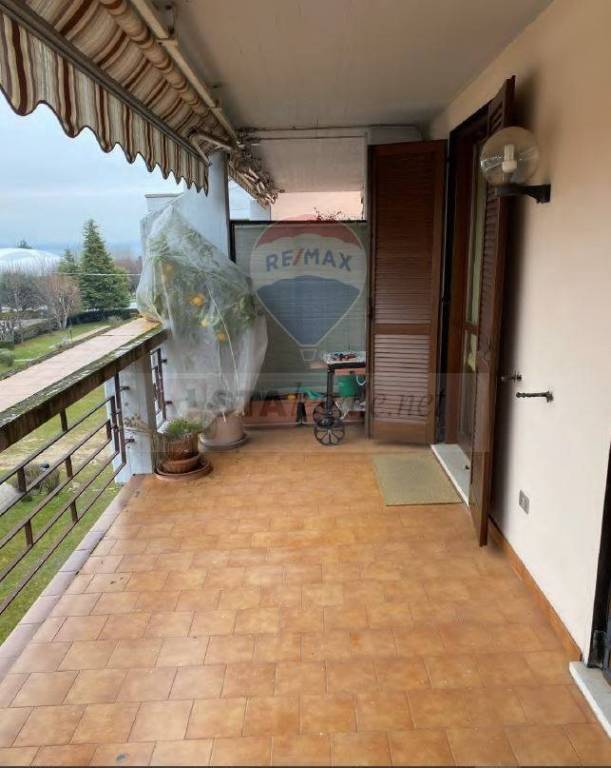 appartamento in vendita a Desenzano del Garda in zona Rivoltella