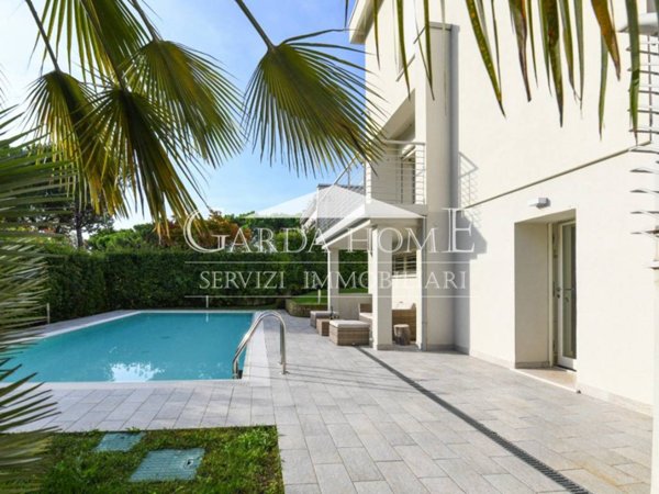 casa indipendente in vendita a Desenzano del Garda