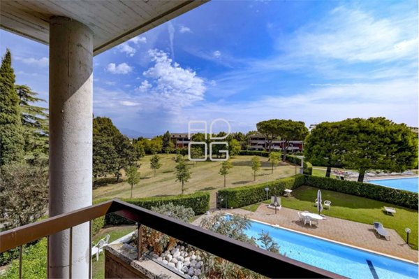 appartamento in vendita a Desenzano del Garda in zona Rivoltella