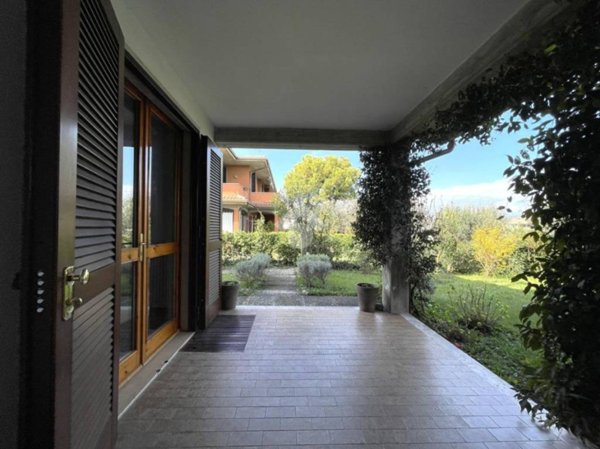appartamento in vendita a Desenzano del Garda in zona Rivoltella