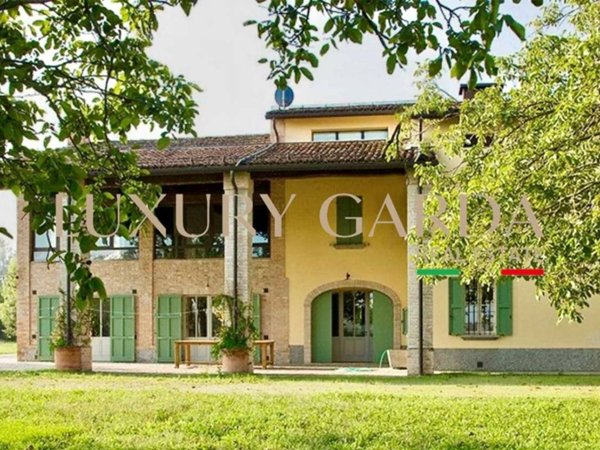casa indipendente in vendita a Desenzano del Garda