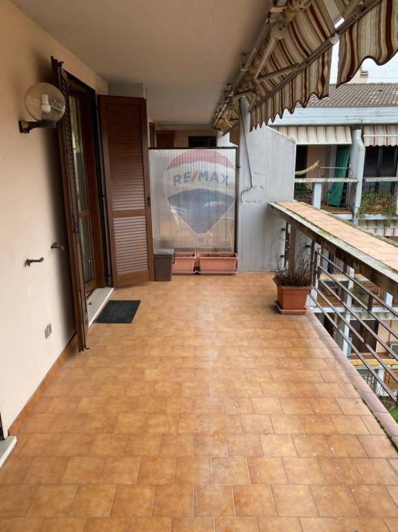 appartamento in vendita a Desenzano del Garda in zona Rivoltella