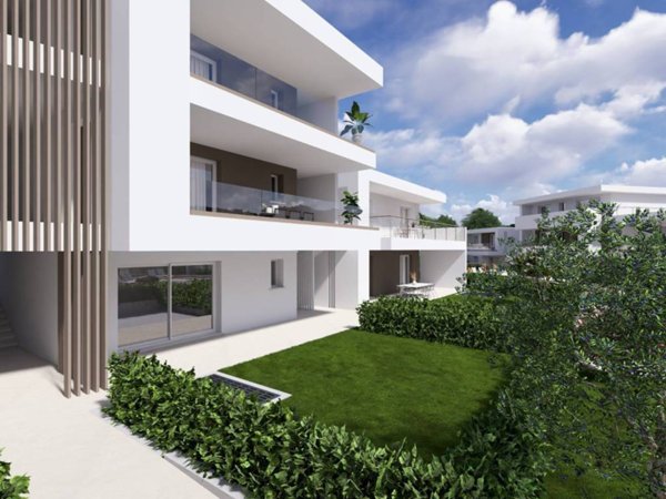 casa indipendente in vendita a Desenzano del Garda