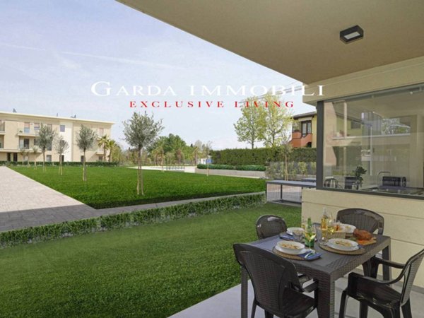 appartamento in vendita a Desenzano del Garda in zona Rivoltella
