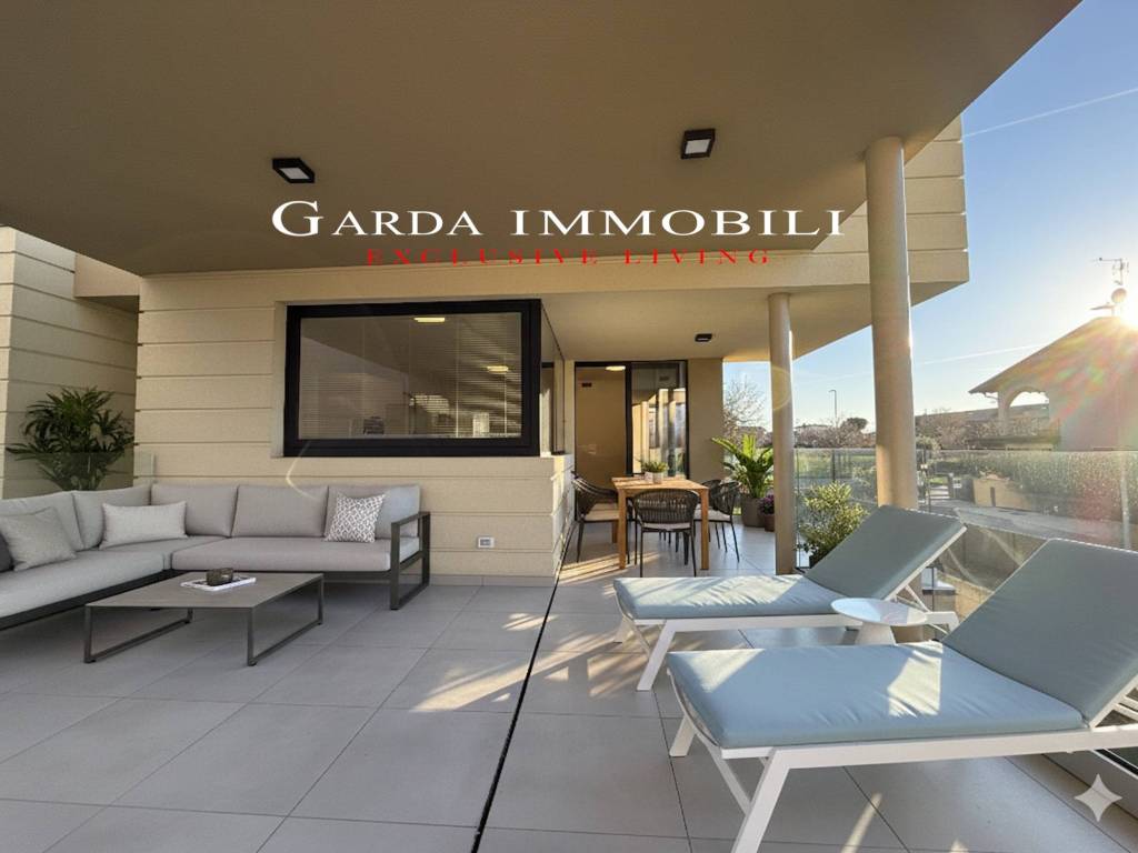 appartamento in vendita a Desenzano del Garda in zona Rivoltella