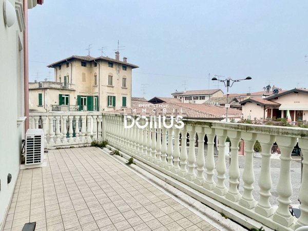 appartamento in vendita a Desenzano del Garda in zona Rivoltella