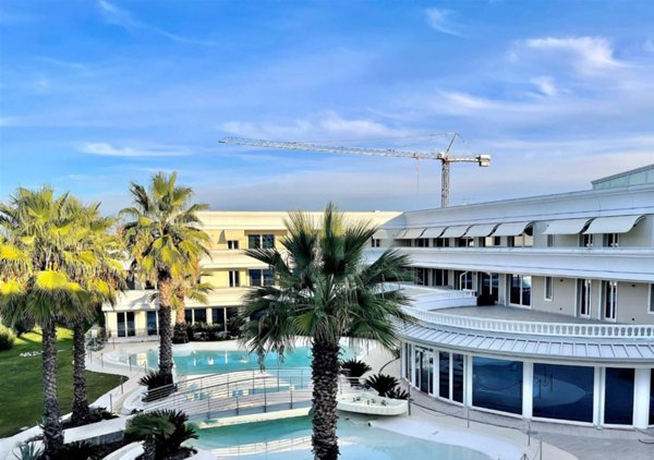 appartamento in vendita a Desenzano del Garda in zona Rivoltella