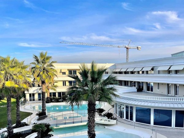appartamento in vendita a Desenzano del Garda in zona Rivoltella
