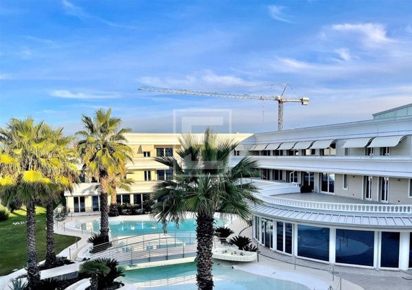 appartamento in vendita a Desenzano del Garda in zona Rivoltella