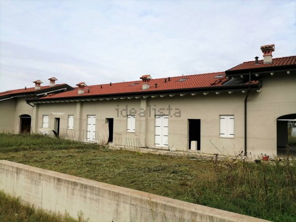 casa indipendente in vendita a Desenzano del Garda