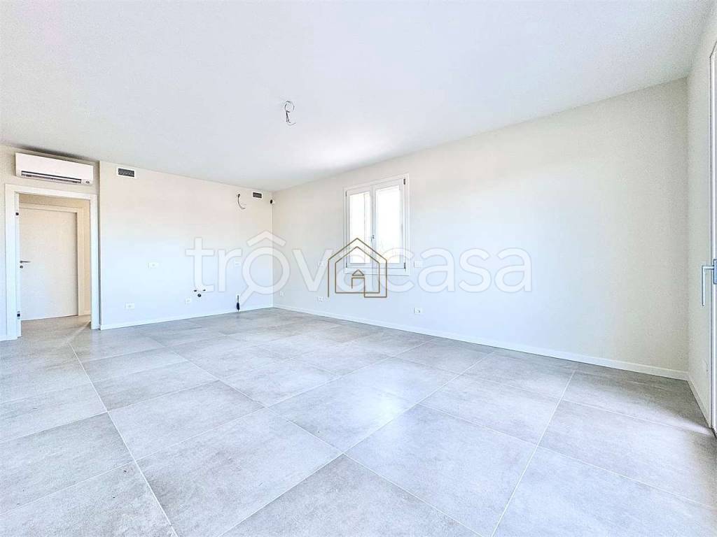 appartamento a Desenzano del Garda in zona San Martino della Battaglia