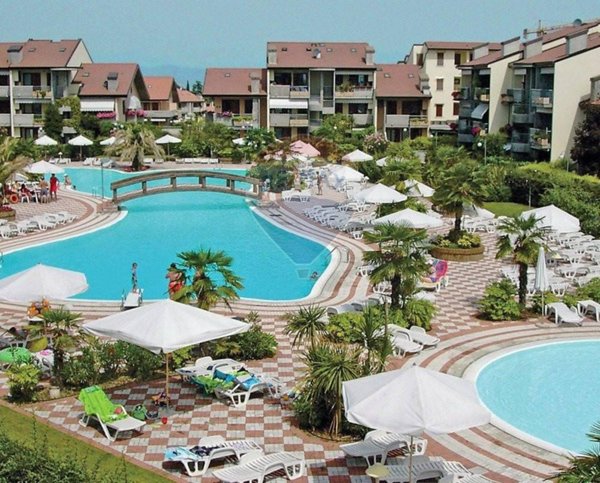 appartamento in vendita a Desenzano del Garda in zona Rivoltella