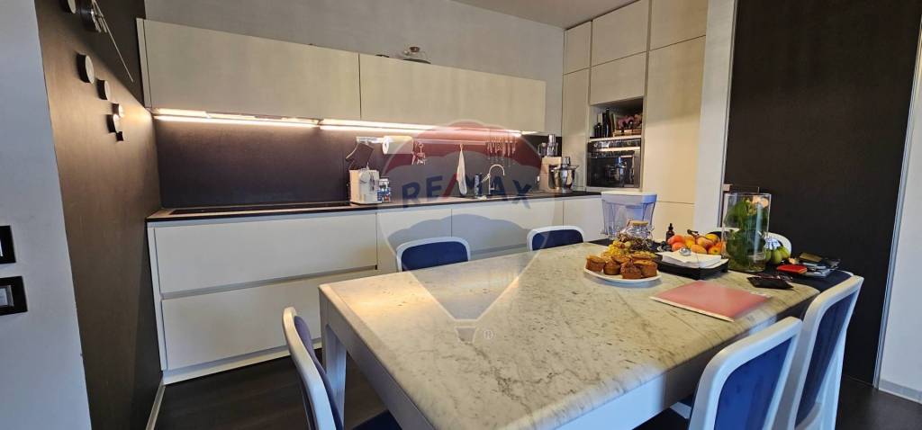 appartamento in vendita a Desenzano del Garda in zona Rivoltella