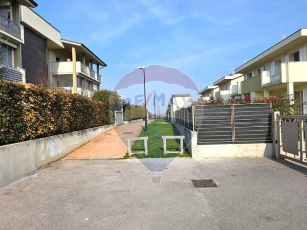 appartamento in vendita a Desenzano del Garda in zona Rivoltella