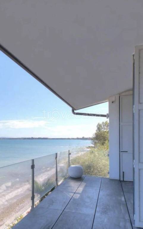 casa indipendente in vendita a Desenzano del Garda
